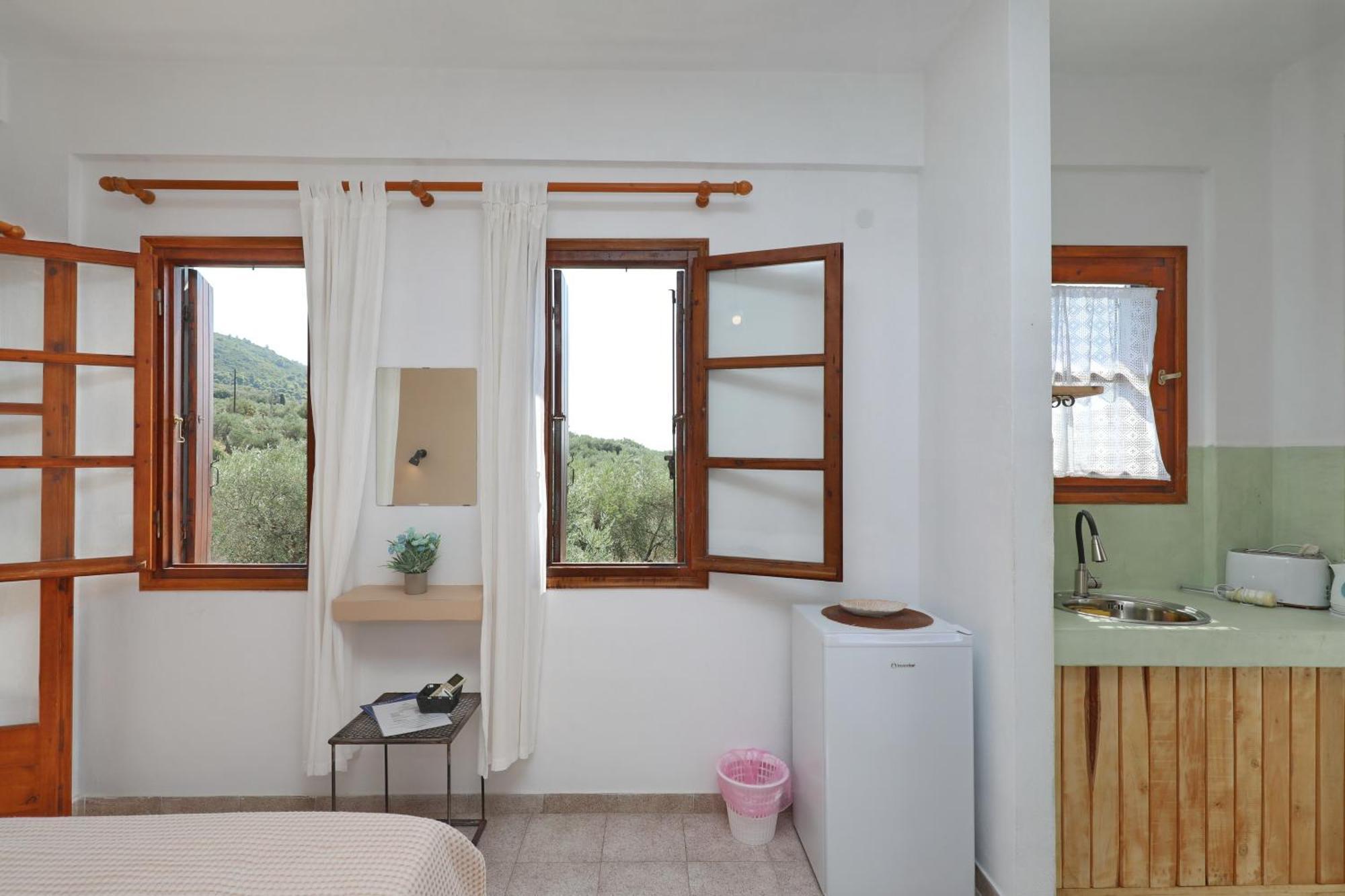 Skopelos Evergreen Apartments Stafylos Exterior photo